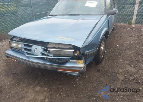 1991 Oldsmobile 88 Royale z USA, uszkodzony, nr VIN 1G3HN54C6M1809377